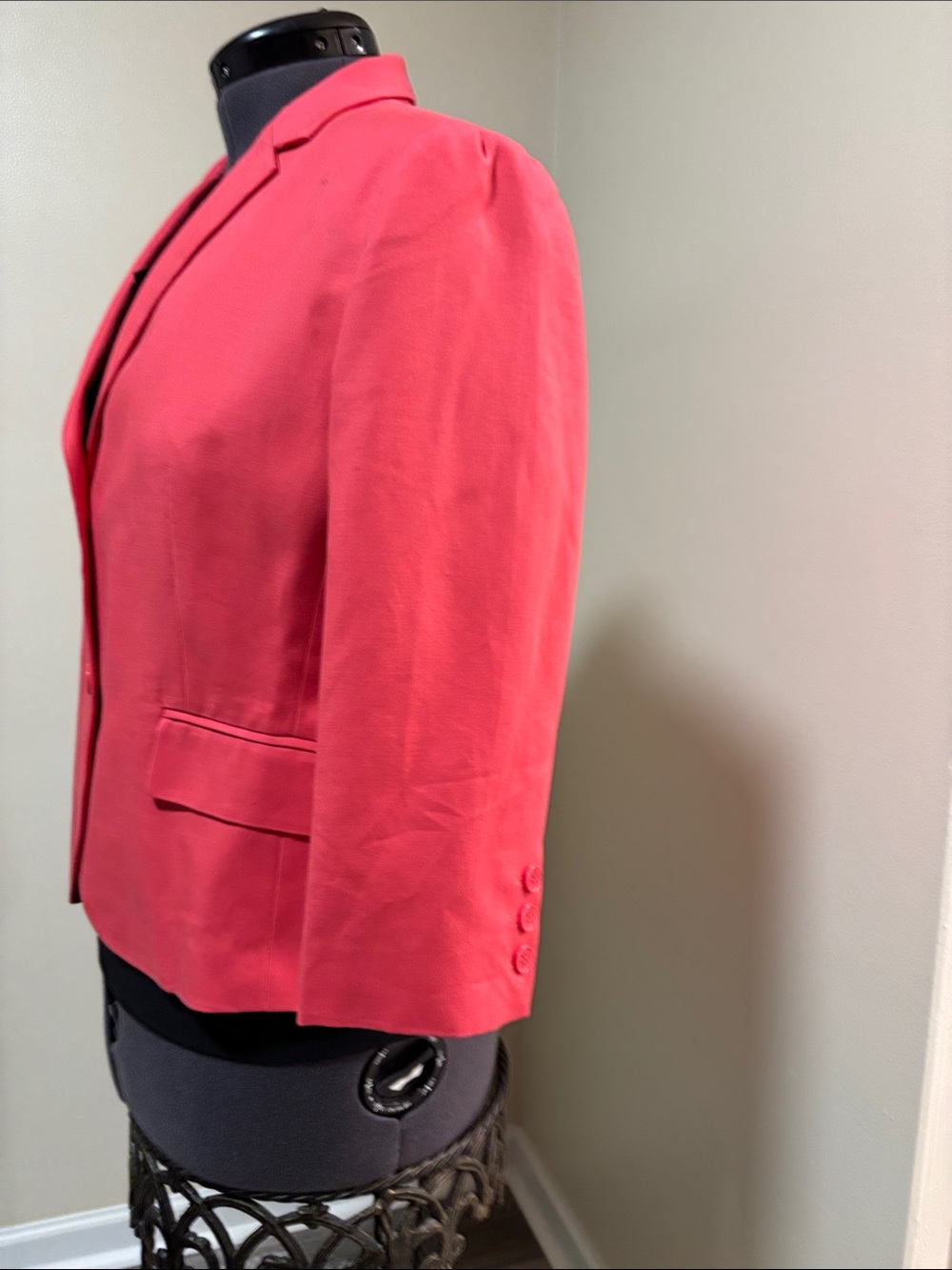 New York & Company Bright Coral Pink capri Two-Piece Pant Suit - Picture 3 of 7